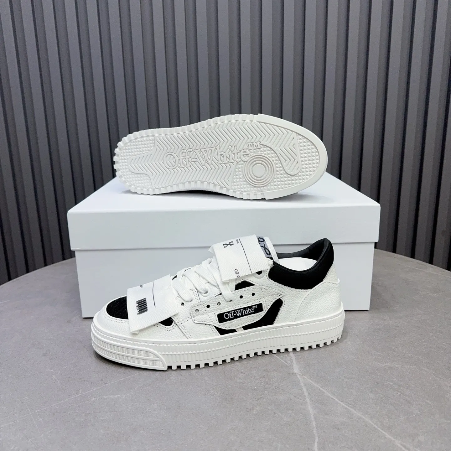 P760 OFF WHITE⚡️Couple model⚡️35-40 women’s model 39-46 men’s model
